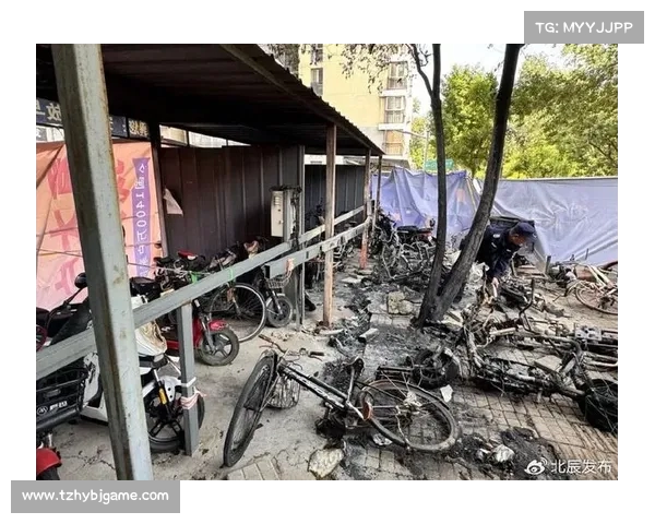 警钟长鸣!泰州小区底楼火情惊现,惨烈火灾造成室内损毁严重(泰州火灾案例图片) 警钟长鸣!泰州小区底楼火情惊现,惨烈火灾造成室内损毁严重(泰州火灾案例图片)